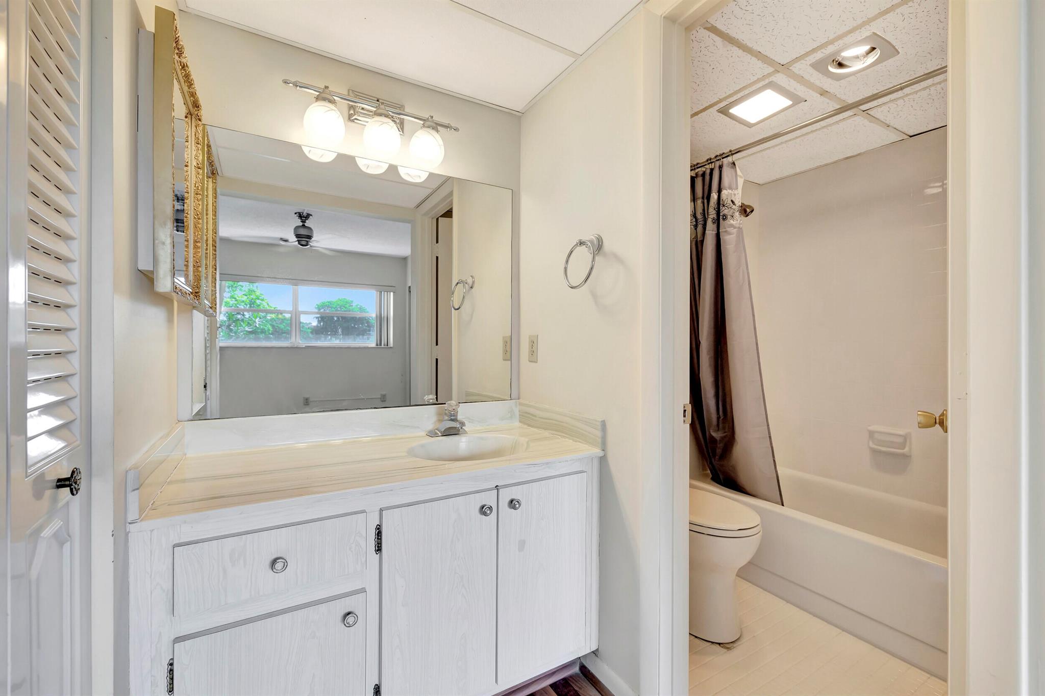 ORIOLE GOLF & TENNIS CLUB - Residential