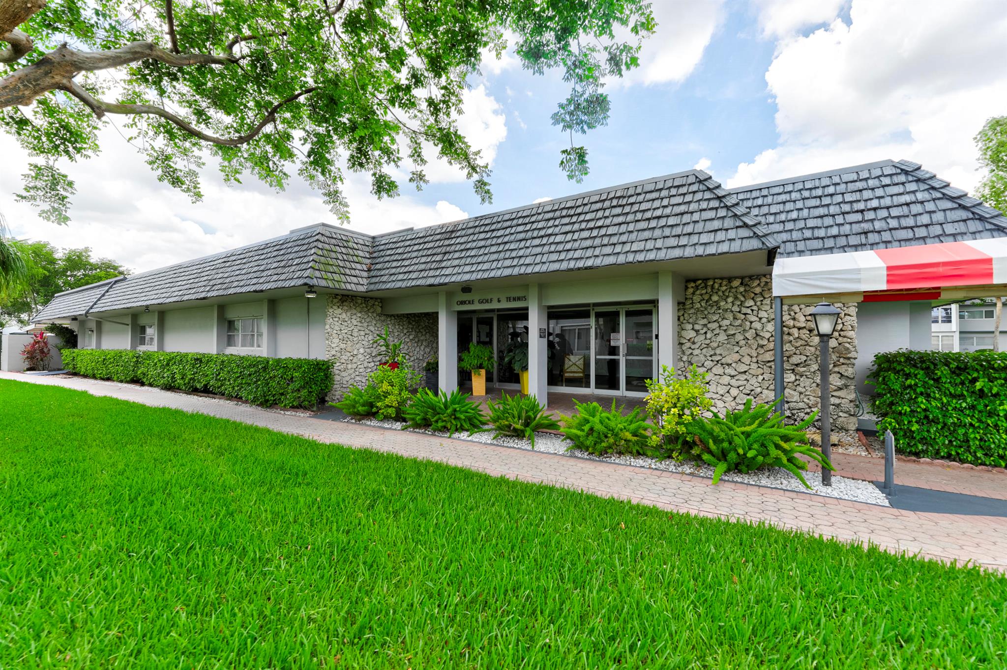 ORIOLE GOLF & TENNIS CLUB - Residential