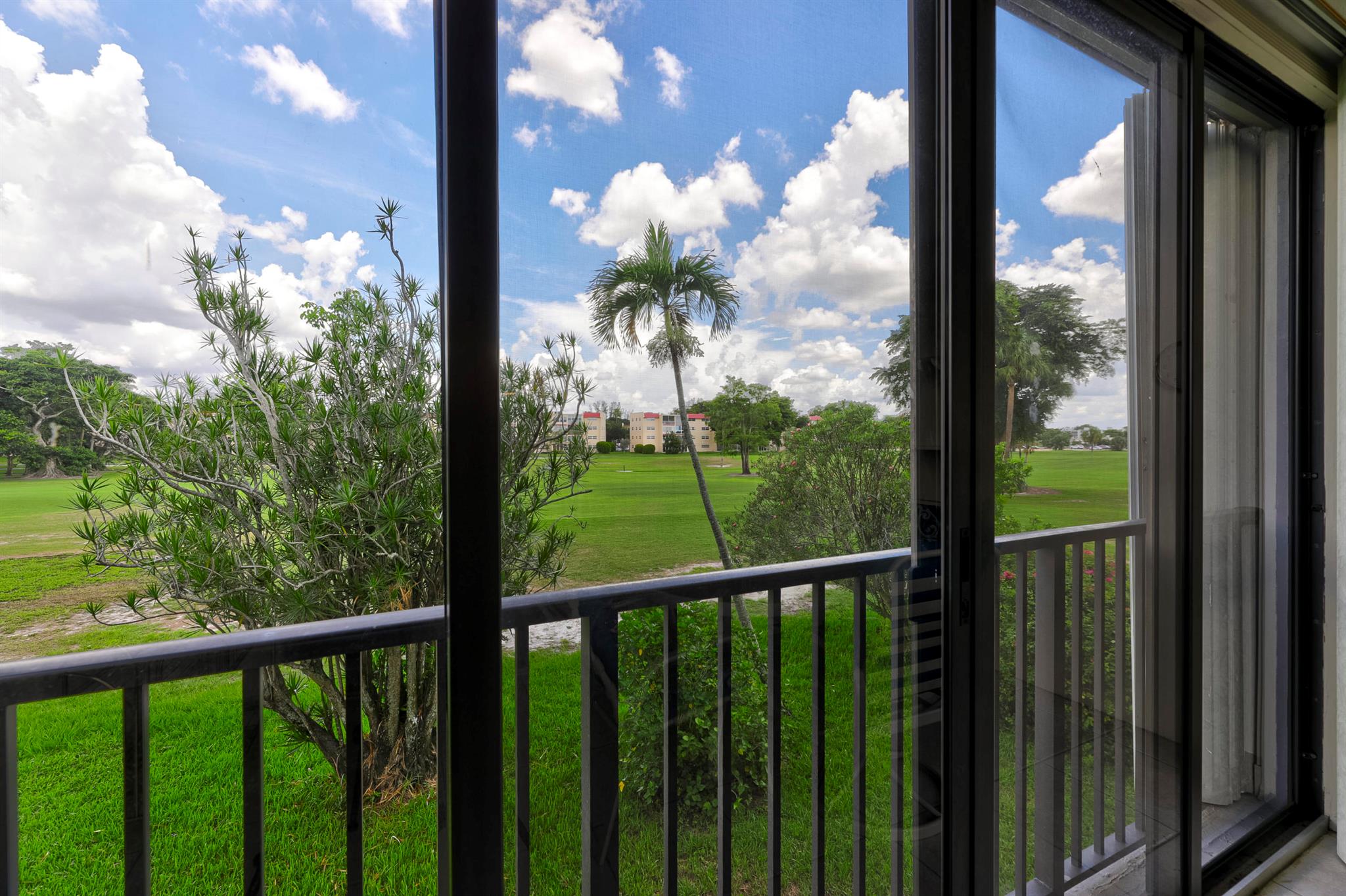 ORIOLE GOLF & TENNIS CLUB - Residential