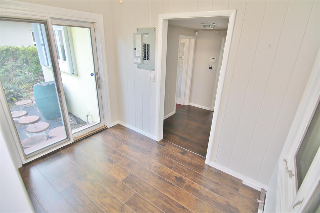 LAKE WORTH TOWN OF - Residential Lease