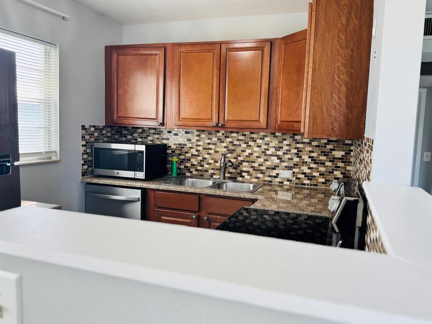 BEAUTIFUL REMODELED 2BED 1.1 BATH CONDO, SECOND FLOOR WITH ELEVATOR. GRANITE COUNTERTOPS IN KITCHEN, NEWER APPLIANCES, GORGEOUS LAKE VIEW, BIG SCREENED IN BALCONY. HALF BATH RECENTLY RENOVATED.  CLOSE TO EVERYTHING SHOPPING, MARKETS, COMMUNITY IS 55+ BEAUTIFUL CLUBHOUSE, FREE BUS SERVICE TO ALL LOCAL SHOPPING CENTERS, GYM, POOL THEATER, LIBRARY, BILLARDS. WATER, CABLE, INTERNET INCLUDED IN HOA FEE. YOU MUST SEE IT. GOOD FOR INVESTORS CAN BE LEASED IMMEDIATELY.
