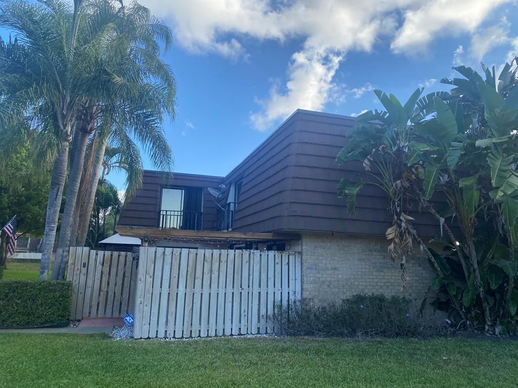 Photo of 2306 23rd Lane, Palm Beach Gardens, FL 33418 (MLS # R10700287)