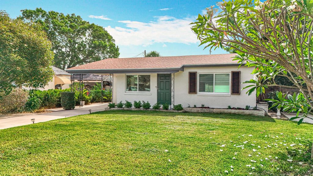 Photo of 1622 N D Street, Lake Worth Beach, FL 33460 (MLS # R11097772)