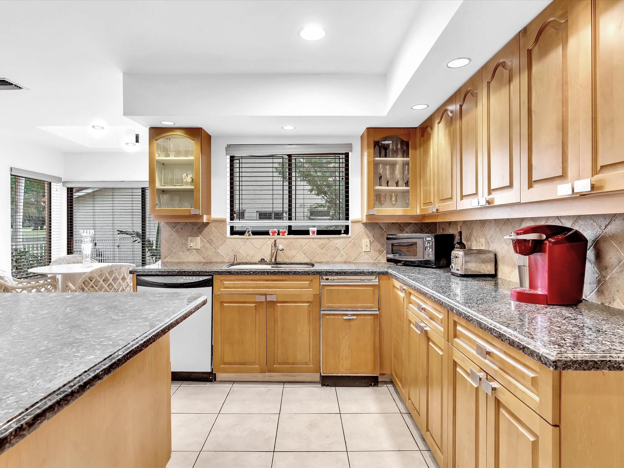 Woodmont Tr 63 92-46 B - Residential