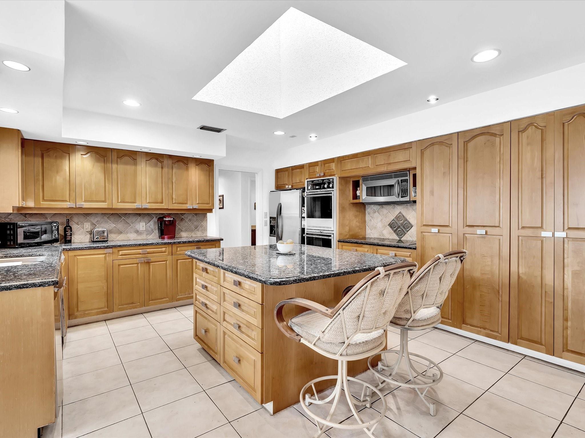 Woodmont Tr 63 92-46 B - Residential