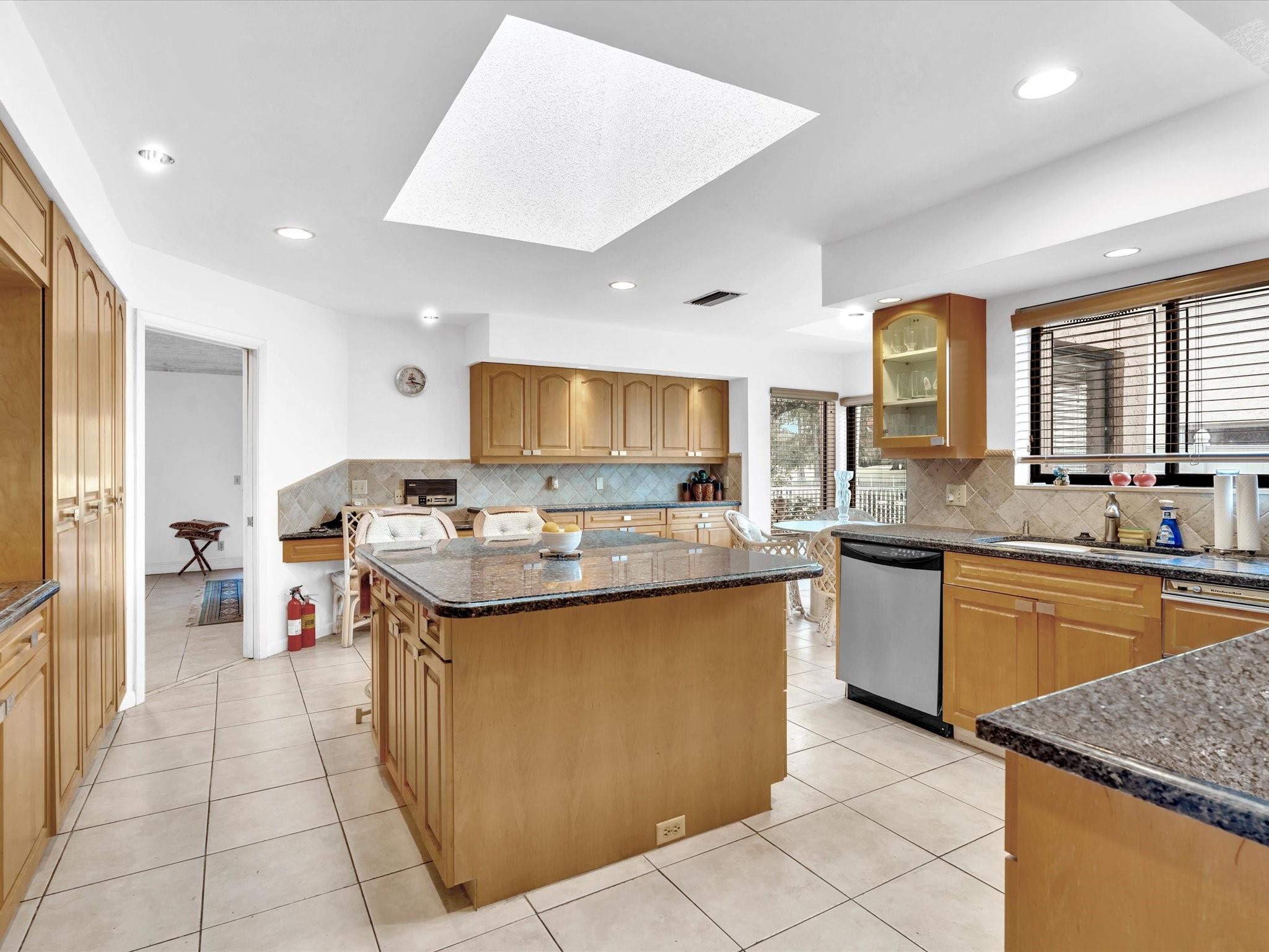 Woodmont Tr 63 92-46 B - Residential