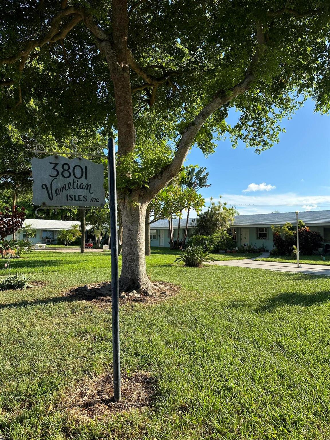 VENETIAN ISLES CO-OP - Residential Lease