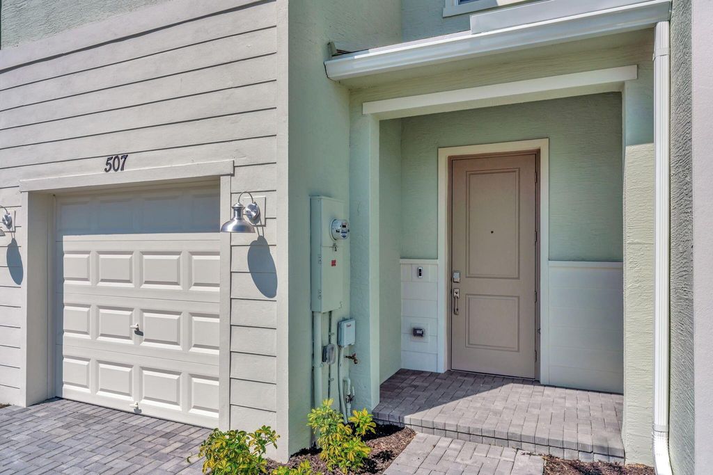 Photo of 507 SE Rivergrass Street, Port Saint Lucie, FL 34984 (MLS # R11067174)