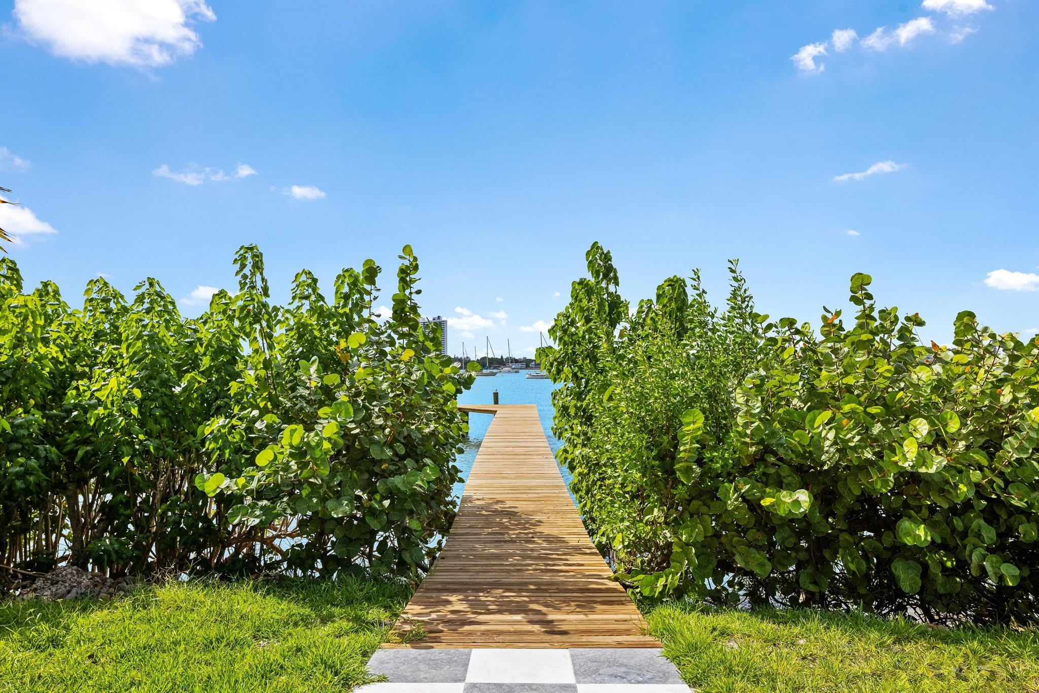 ALTO LIDO - Residential