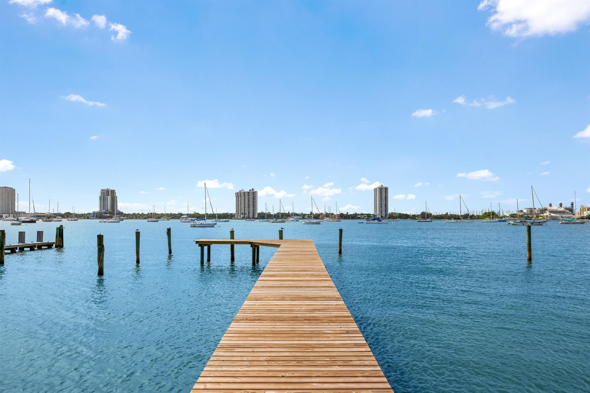 ALTO LIDO - Residential