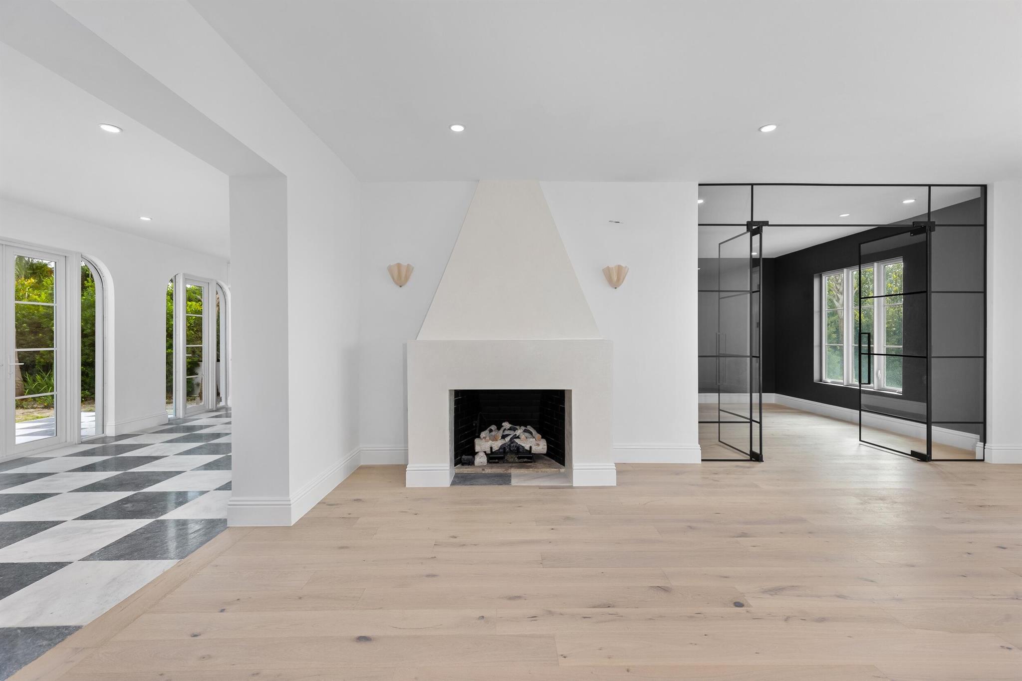 View photos, virtual tours, details... 1246 N Lake Way