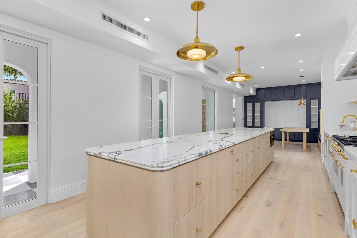 ALTO LIDO - Residential