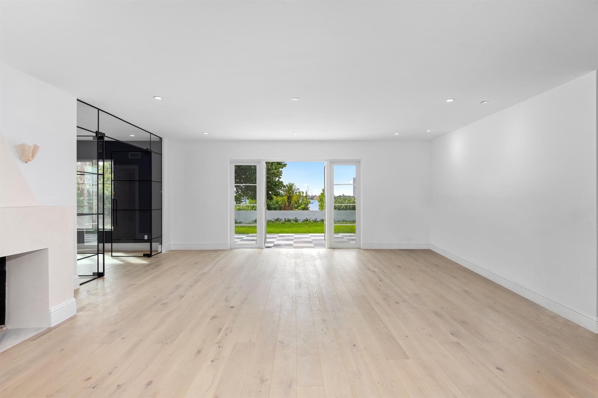 View photos, virtual tours, details... 1246 N Lake Way