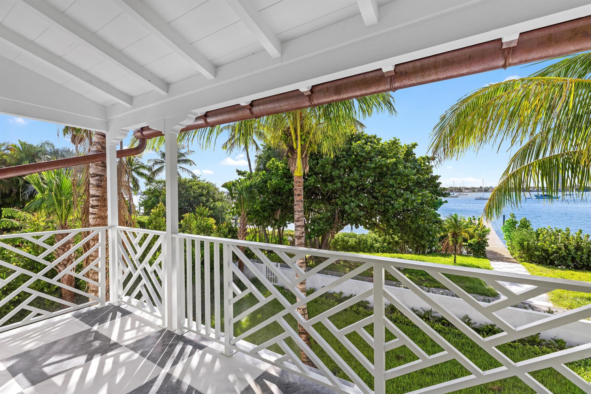 ALTO LIDO - Residential