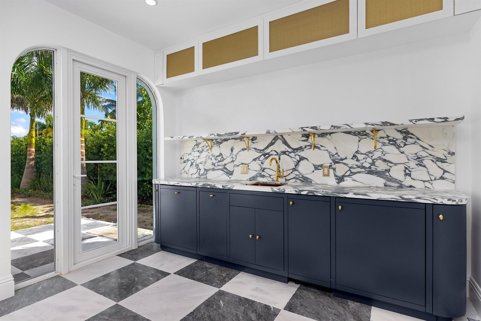 ALTO LIDO - Residential