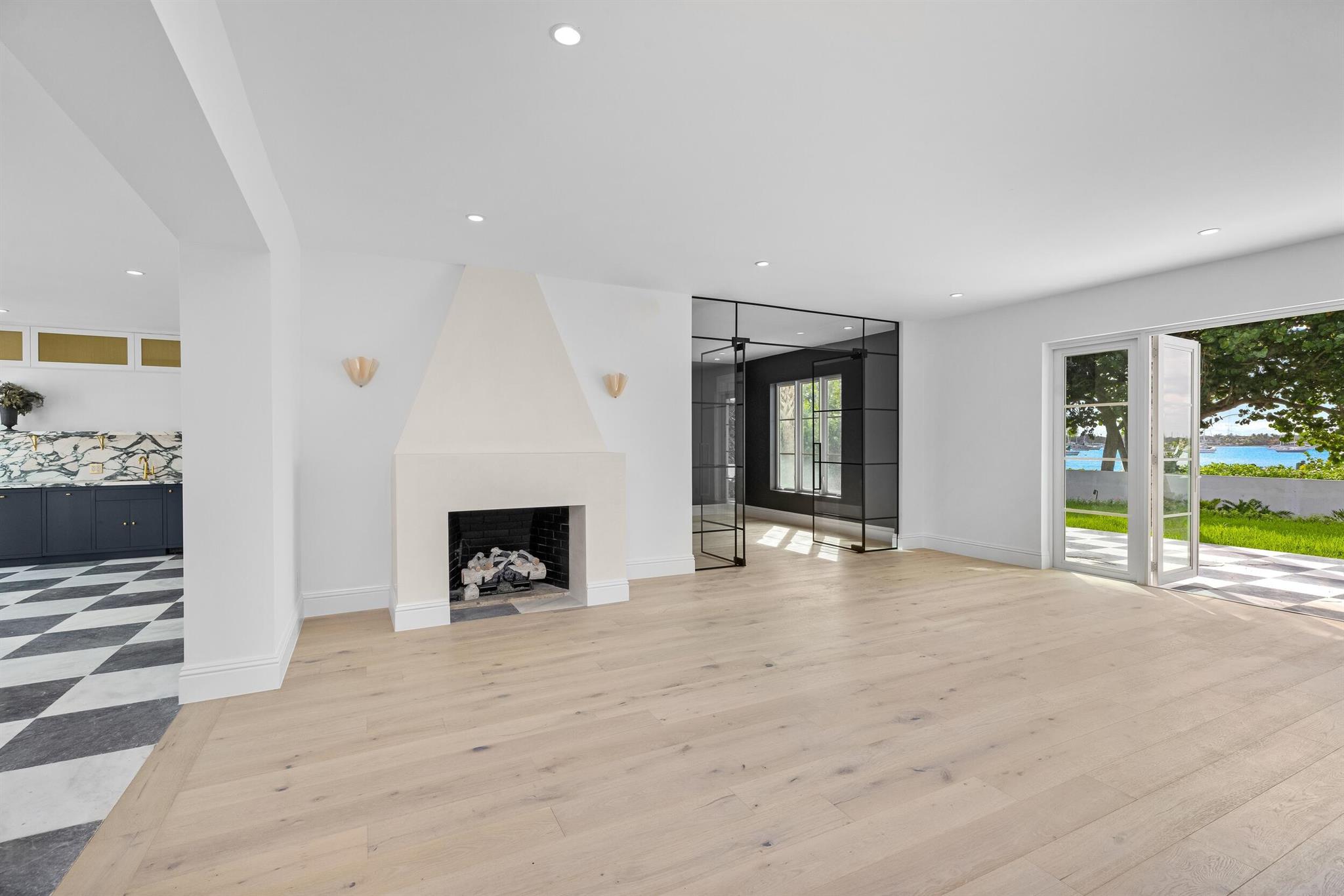 View photos, virtual tours, details... 1246 N Lake Way