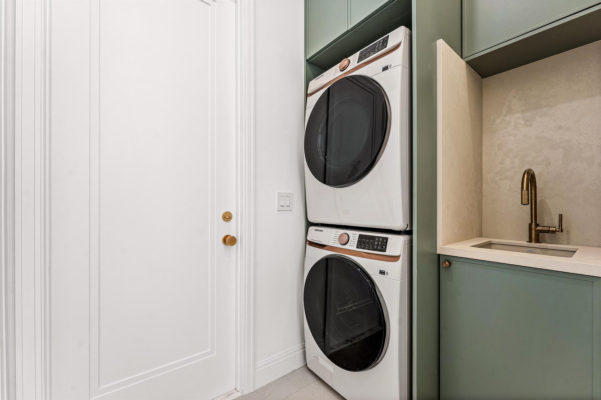 CAMBRIDGE PARK - Residential Lease