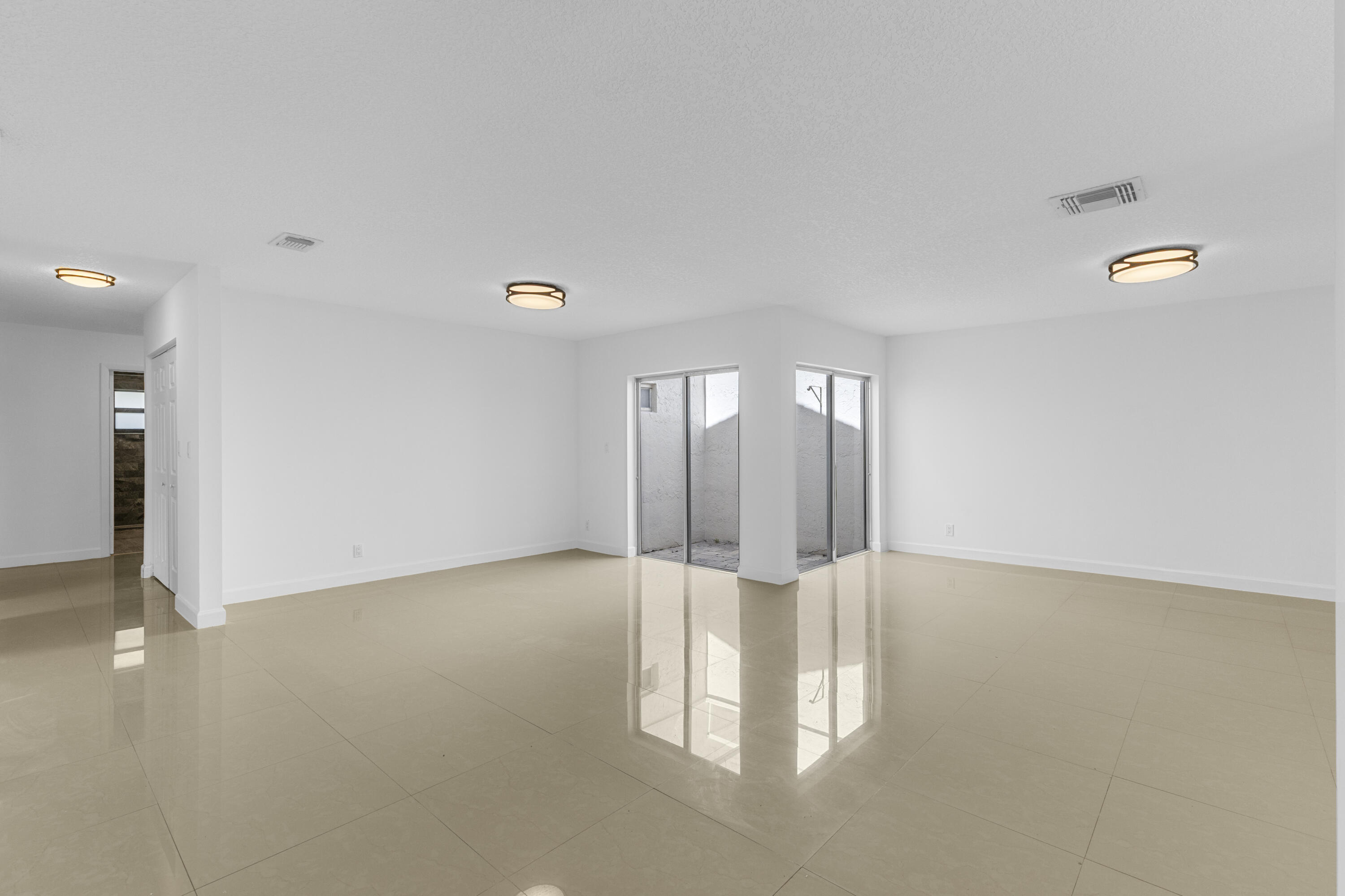 POLYNESIAN VILLAS - Residential