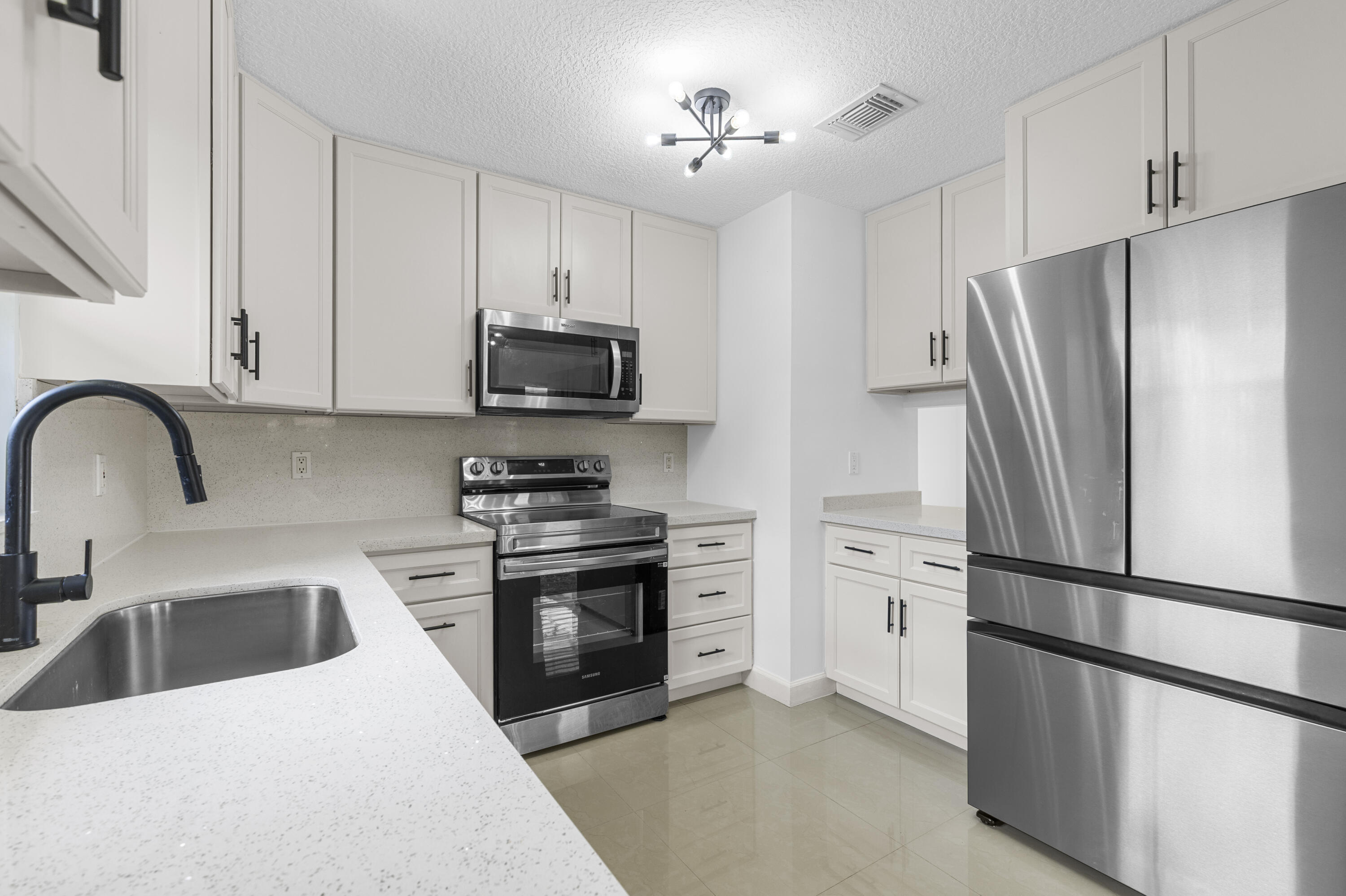 POLYNESIAN VILLAS - Residential