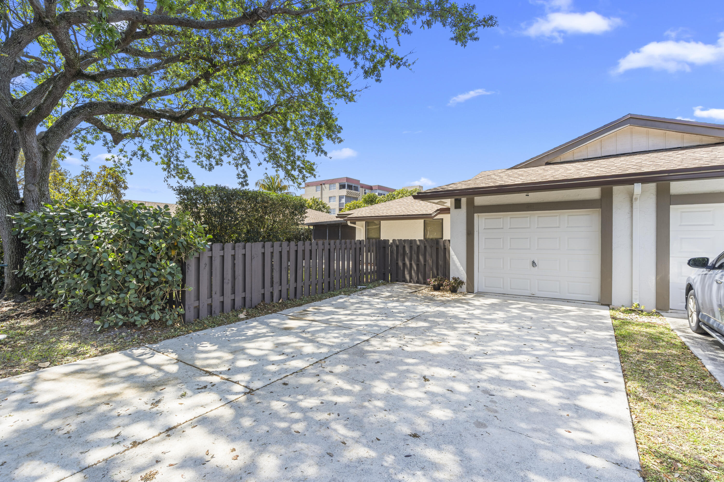 POLYNESIAN VILLAS - Residential