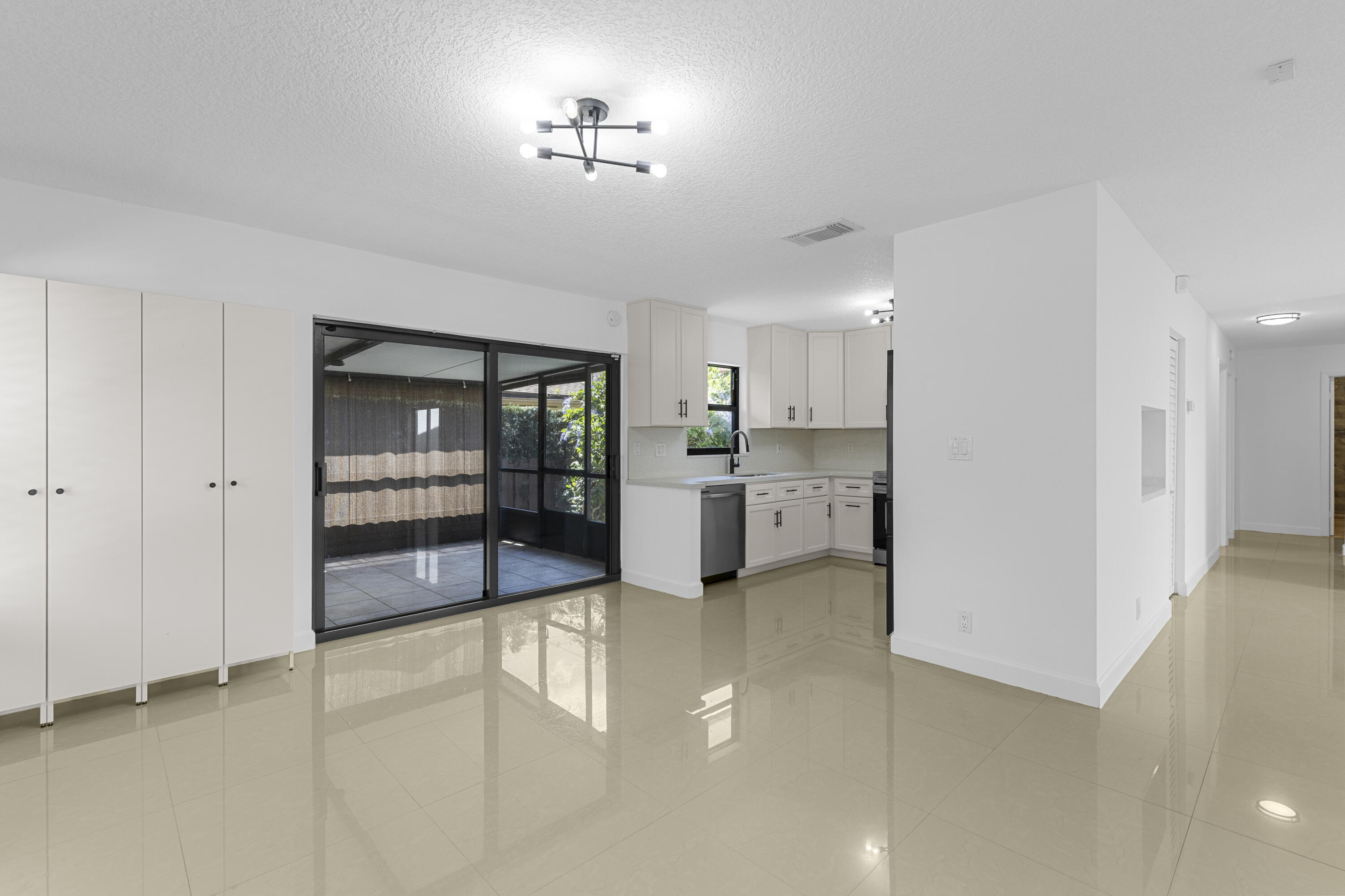 POLYNESIAN VILLAS - Residential