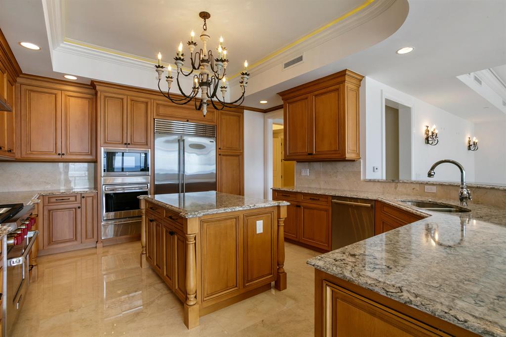 Ritz Carlton Residences - Residential