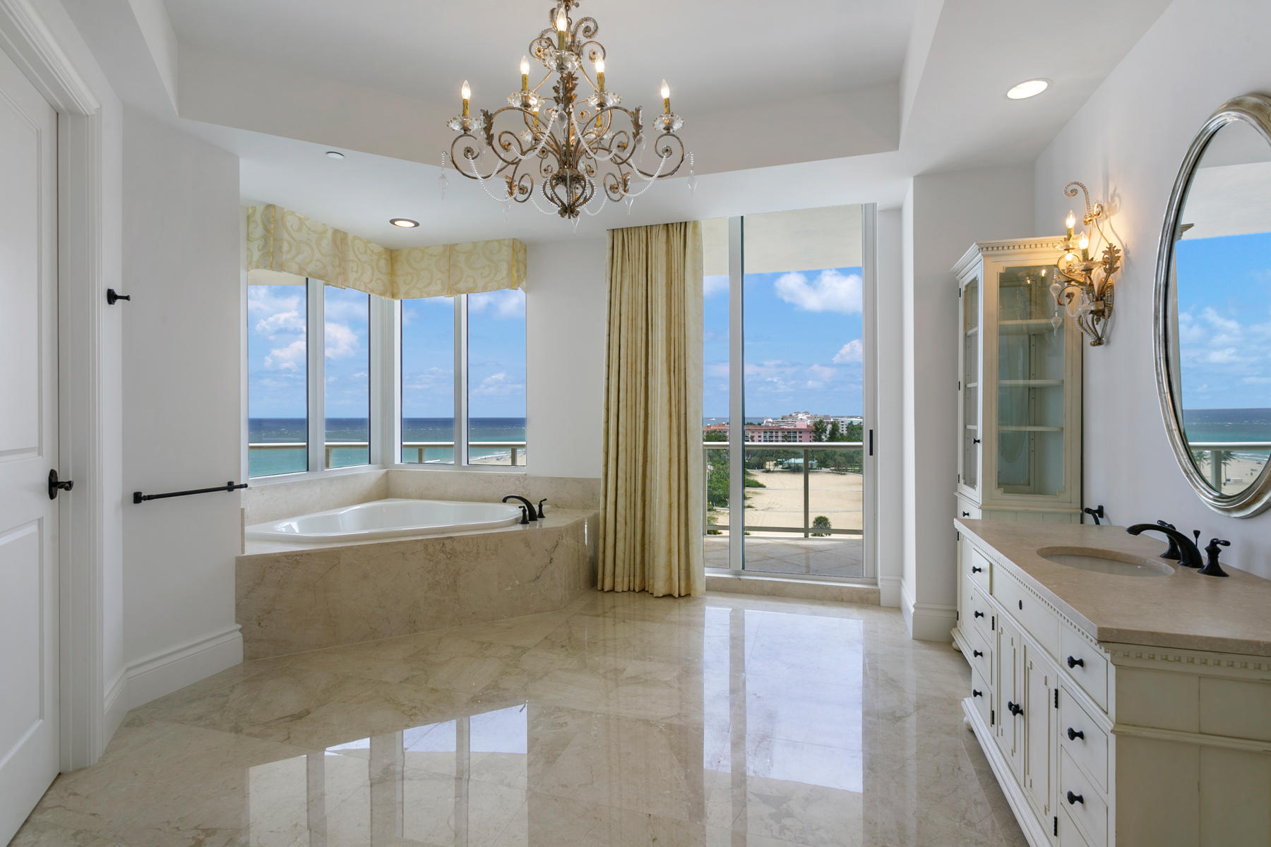 Ritz Carlton Residences - Residential