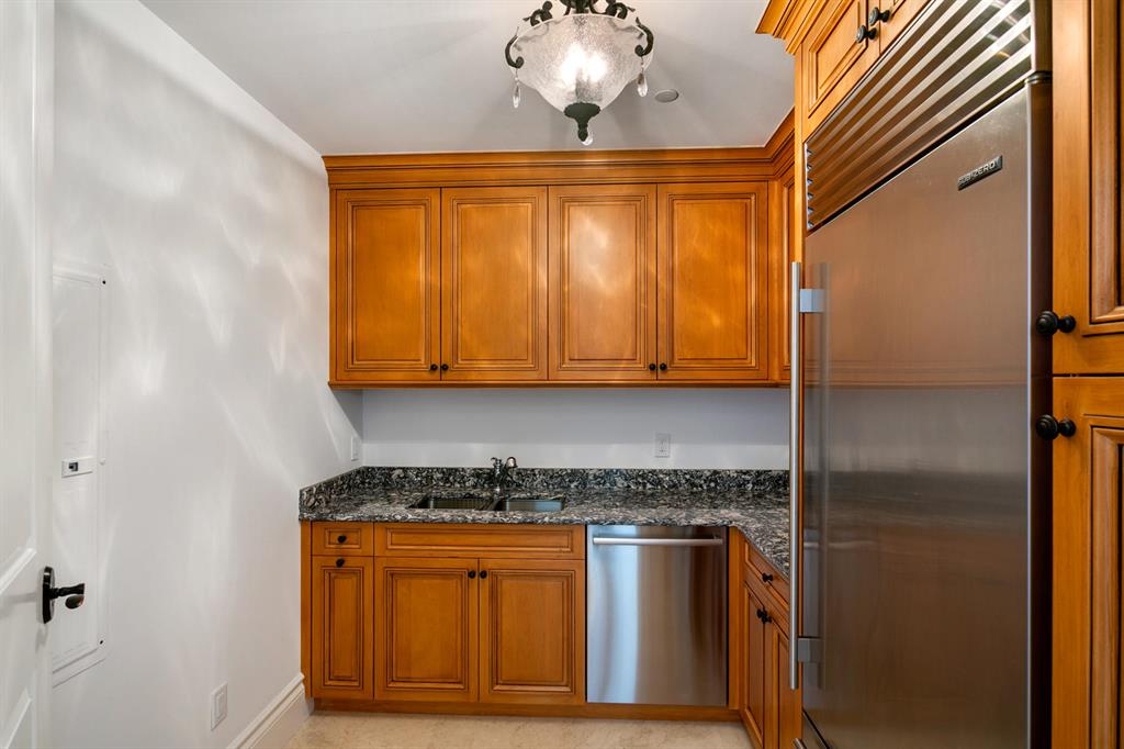 Ritz Carlton Residences - Residential