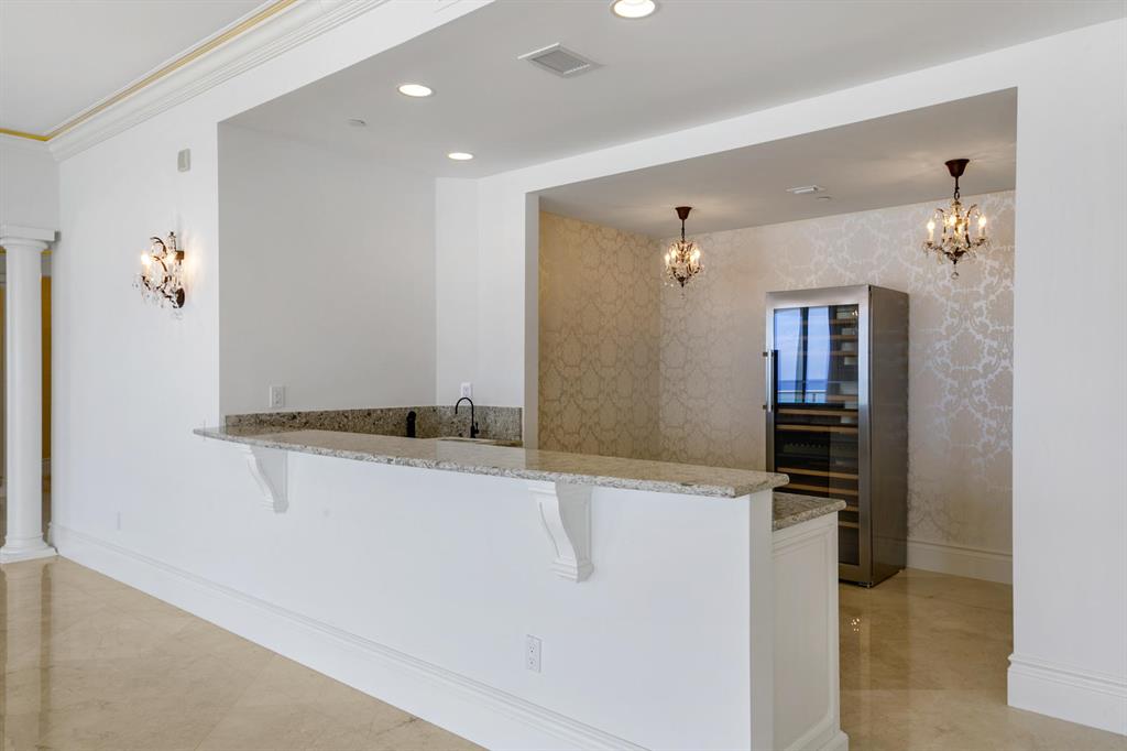 Ritz Carlton Residences - Residential