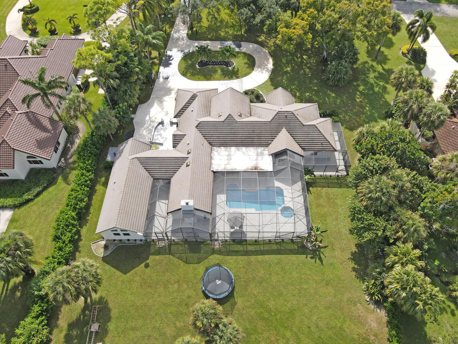 PINEWOOD OF WELLINGTON - Residential