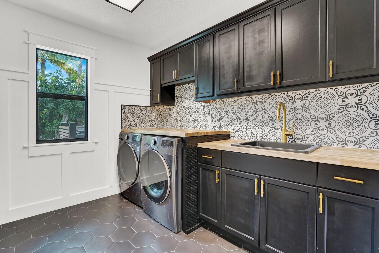 PINEWOOD OF WELLINGTON - Residential