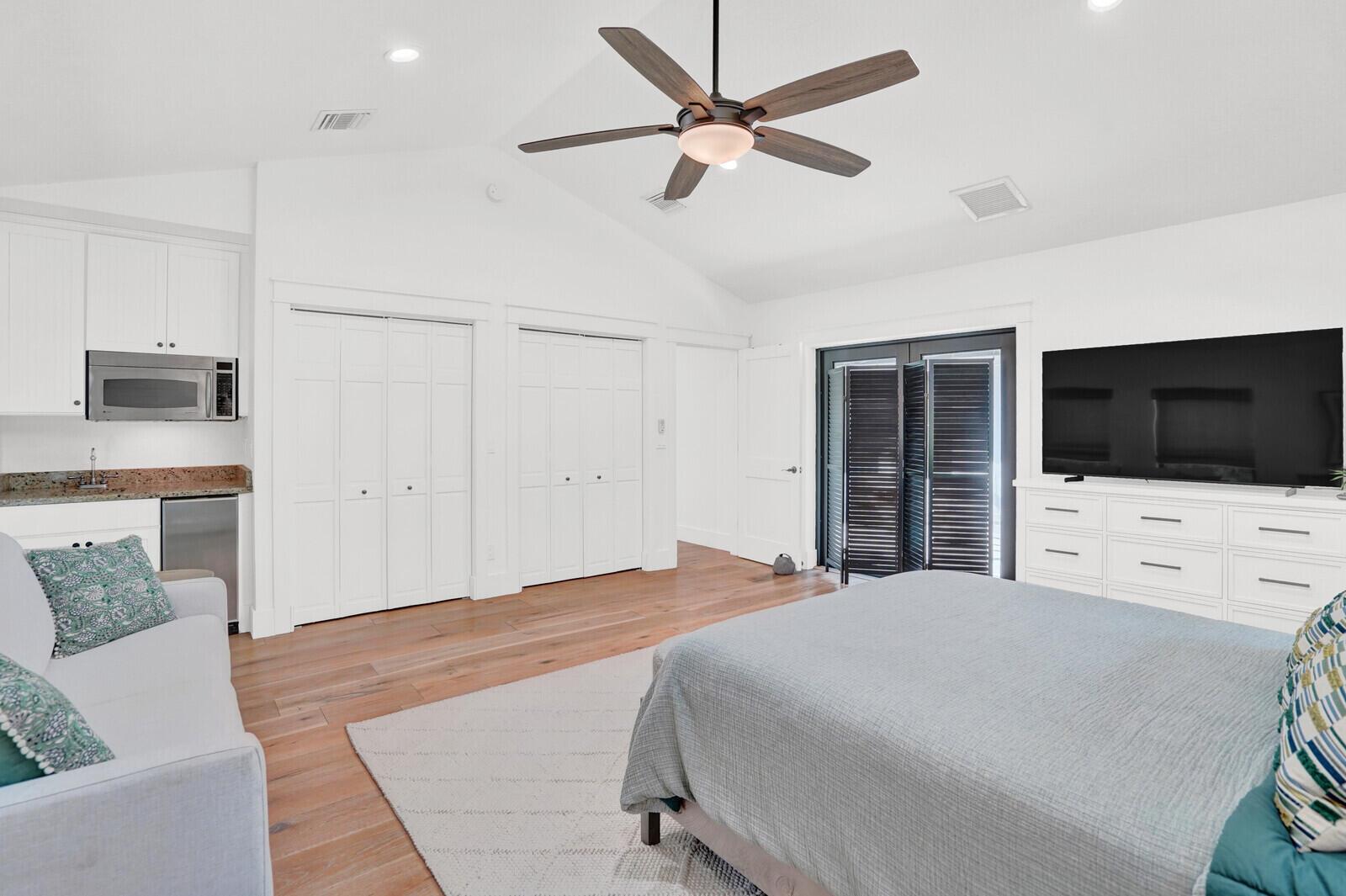 PINEWOOD OF WELLINGTON - Residential