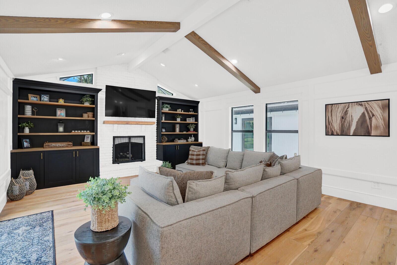 PINEWOOD OF WELLINGTON - Residential