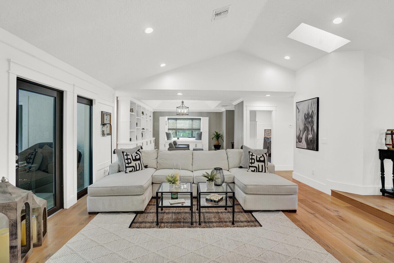 PINEWOOD OF WELLINGTON - Residential