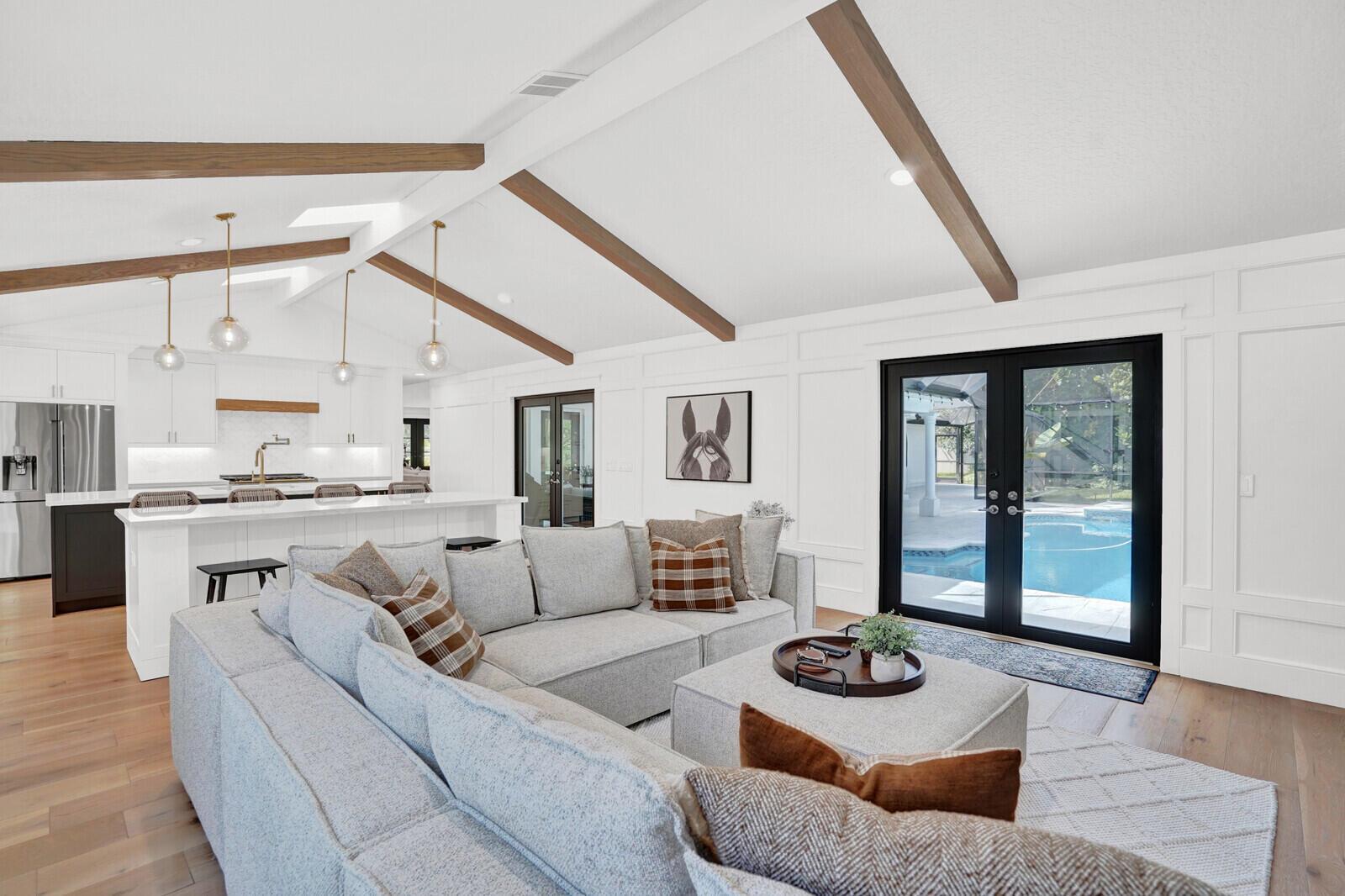 PINEWOOD OF WELLINGTON - Residential