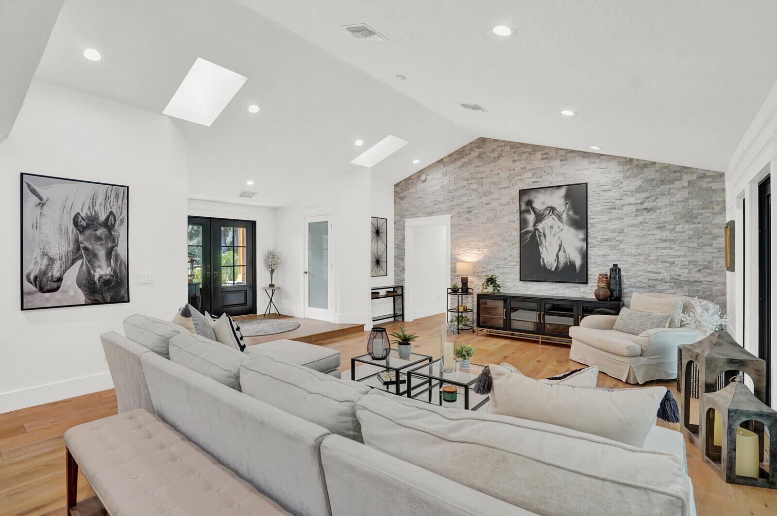 PINEWOOD OF WELLINGTON - Residential