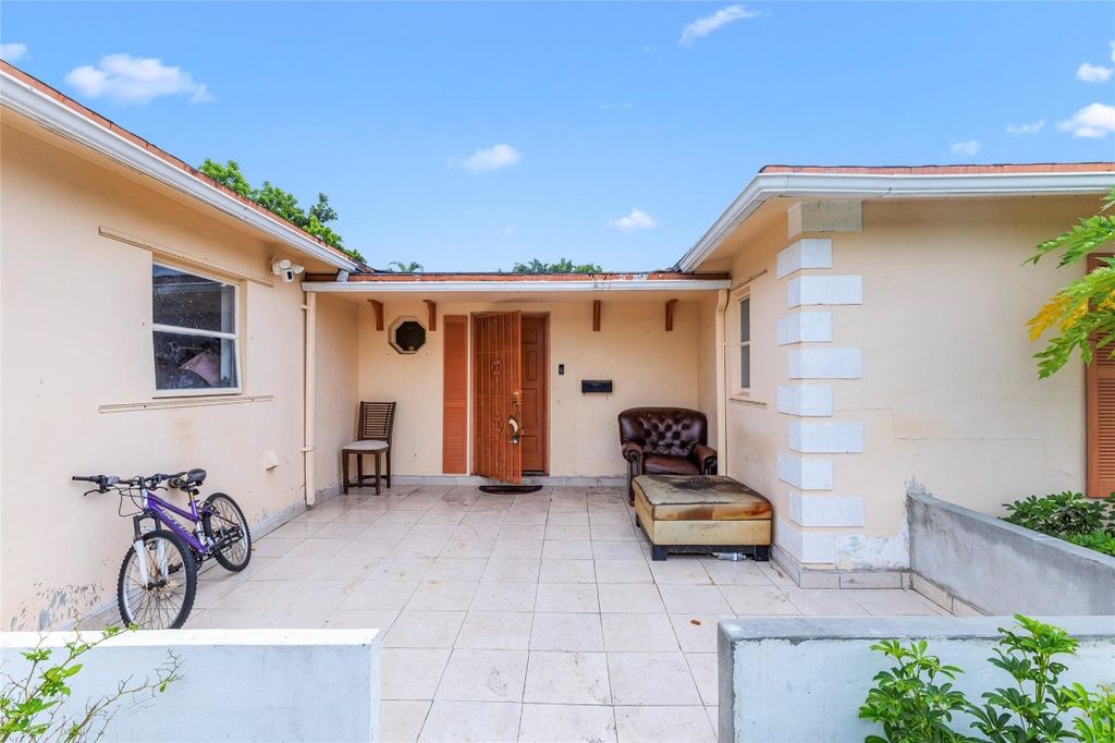 Photo of 970 SW 67th Avenue, North Lauderdale, FL 33068 (MLS # F10512596)