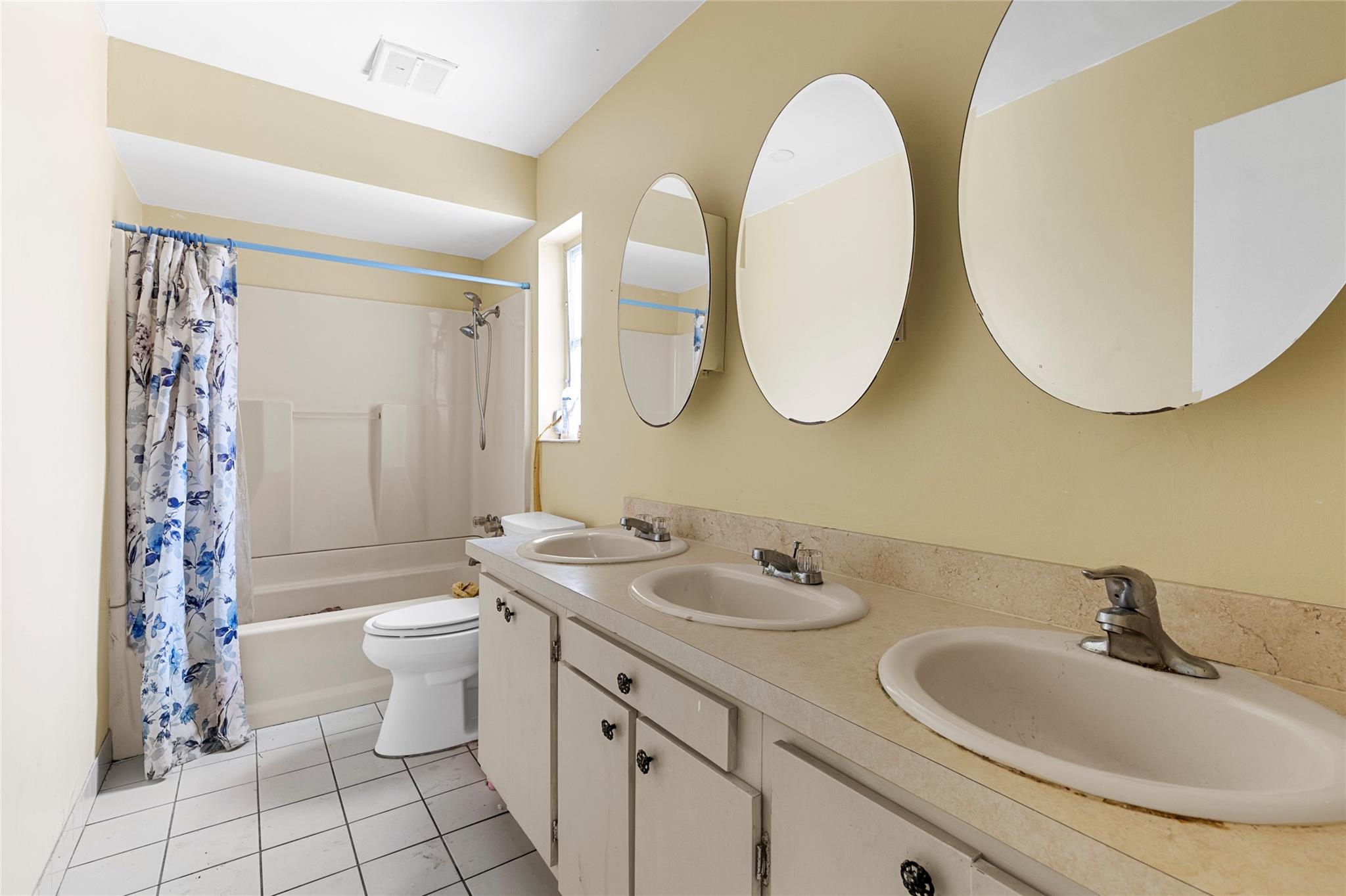 Kimberly Village Sec Thre - Residential