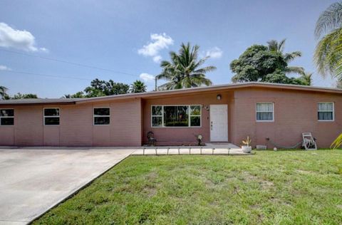 612 Hibiscus Drive Royal Palm Beach FL 33411