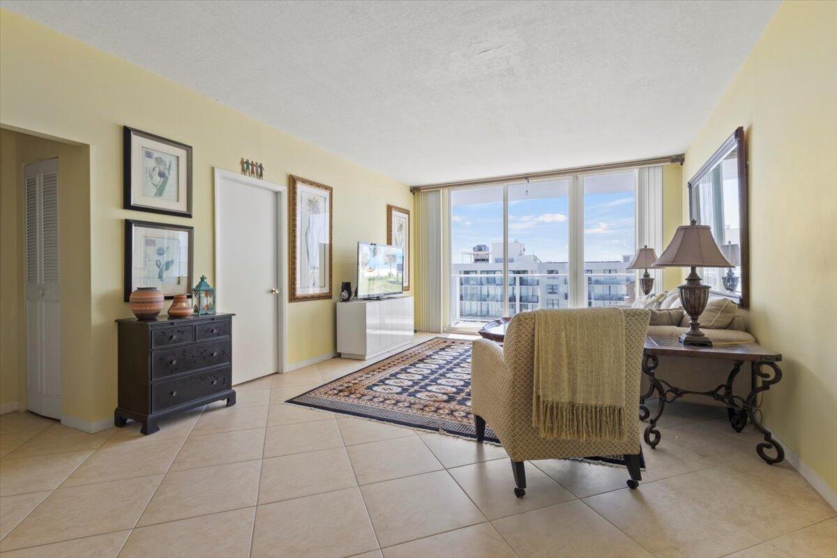 PATRICIAN OF PALM BEACH CONDO - Residential Lease