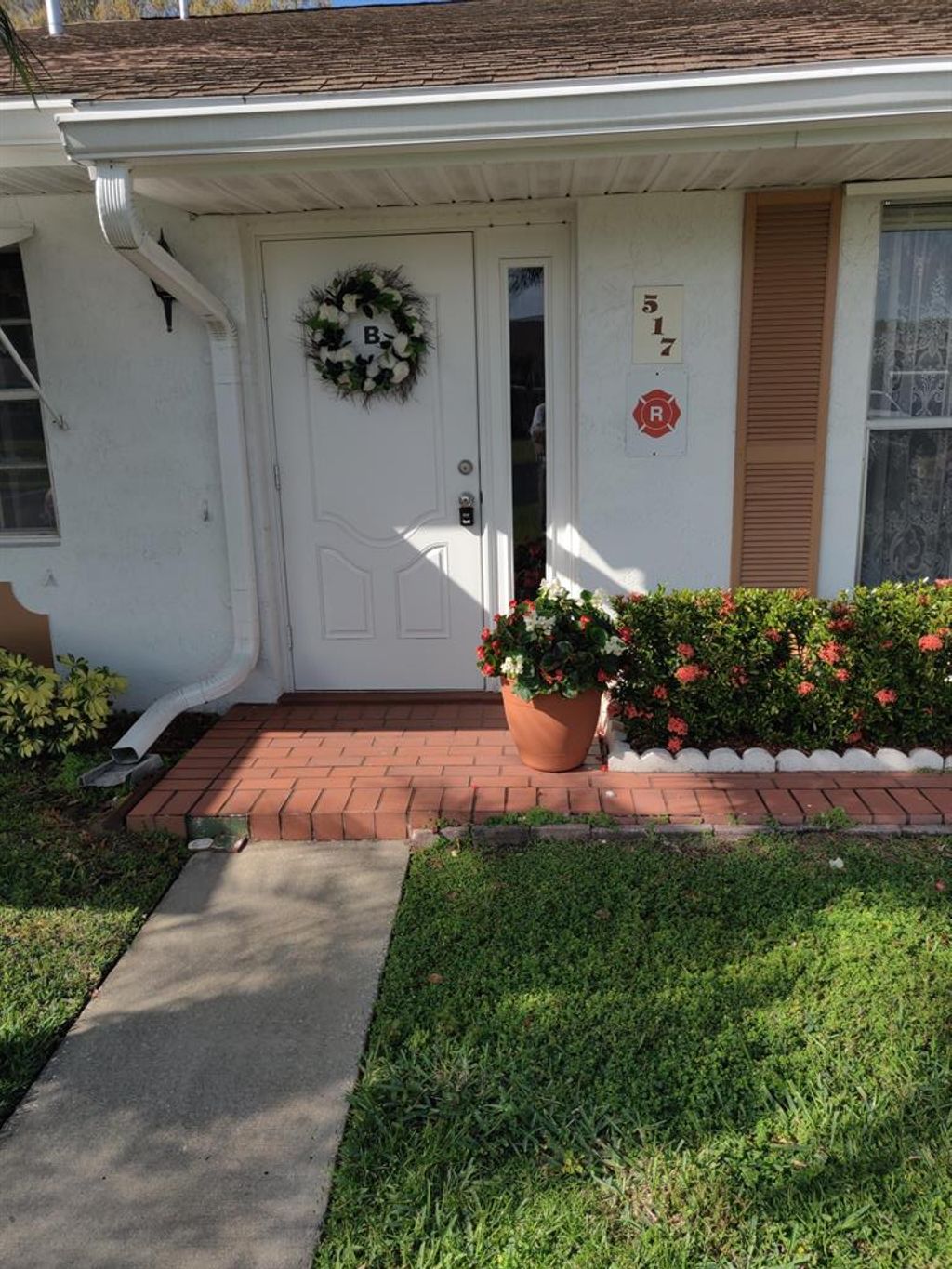 Photo of 517 Crooked Lake Lane #Apt. B, Fort Pierce, FL 34982 (MLS # R10769296)
