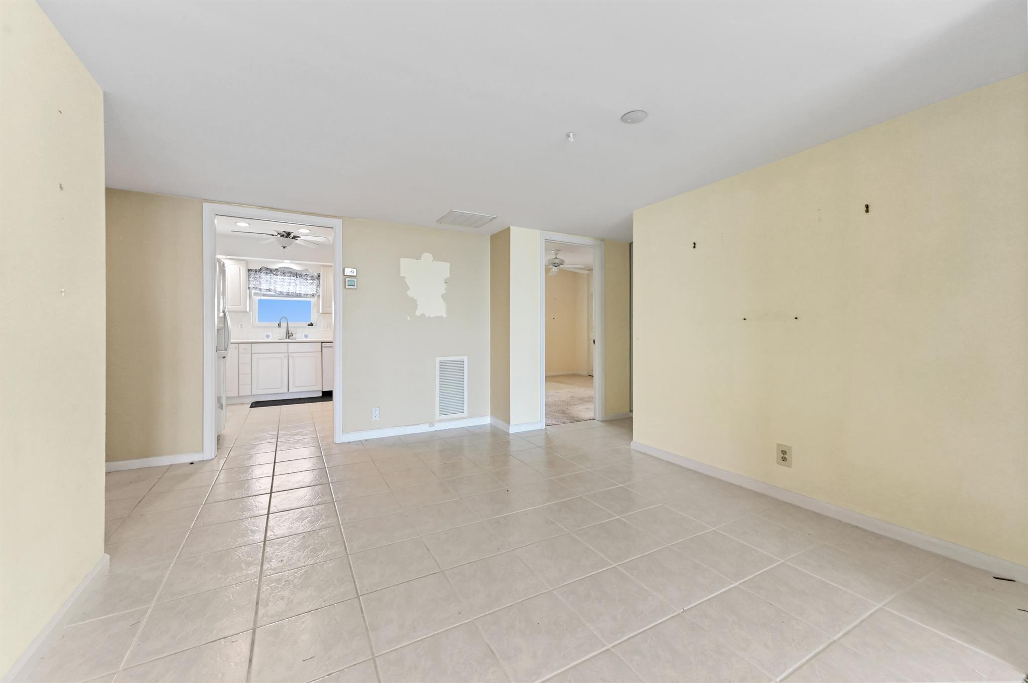 LAKE HARBOUR TOWERS CONDO - Residential