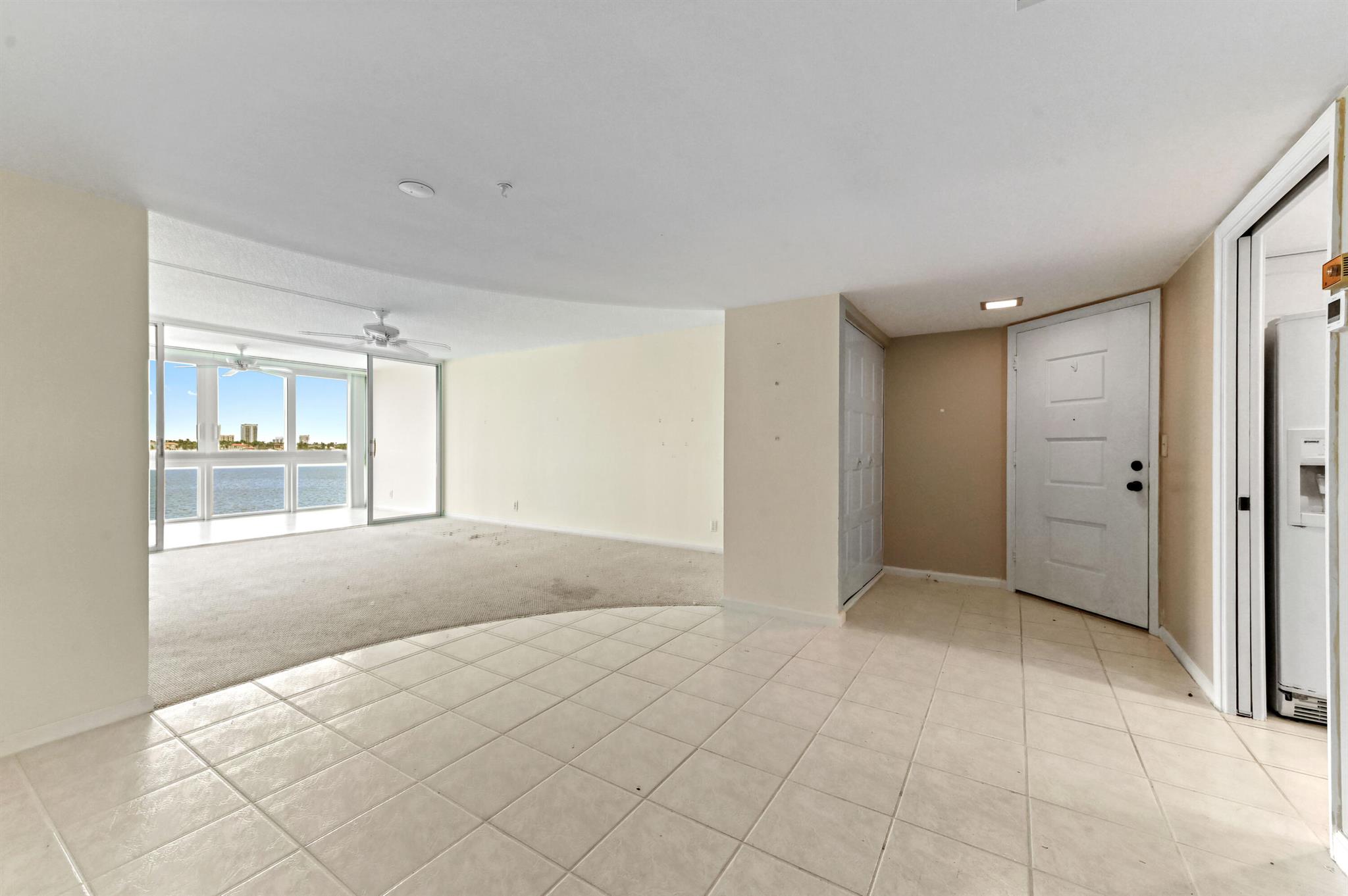 LAKE HARBOUR TOWERS CONDO - Residential