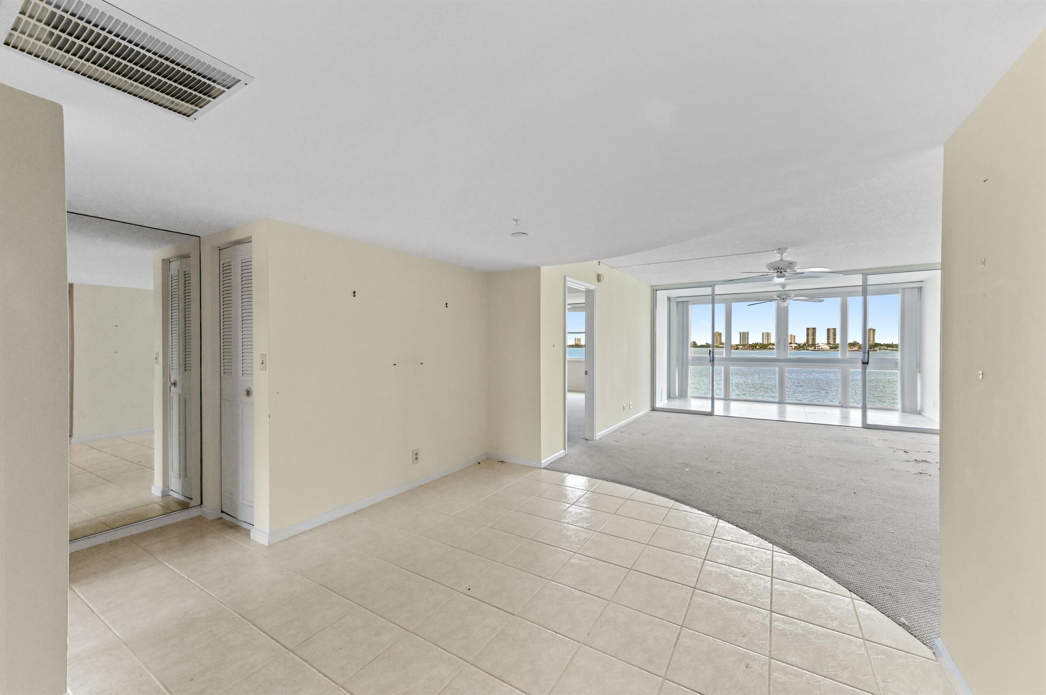 LAKE HARBOUR TOWERS CONDO - Residential