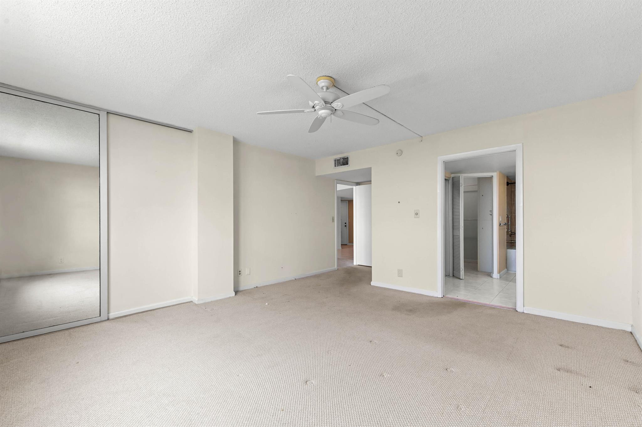 LAKE HARBOUR TOWERS CONDO - Residential