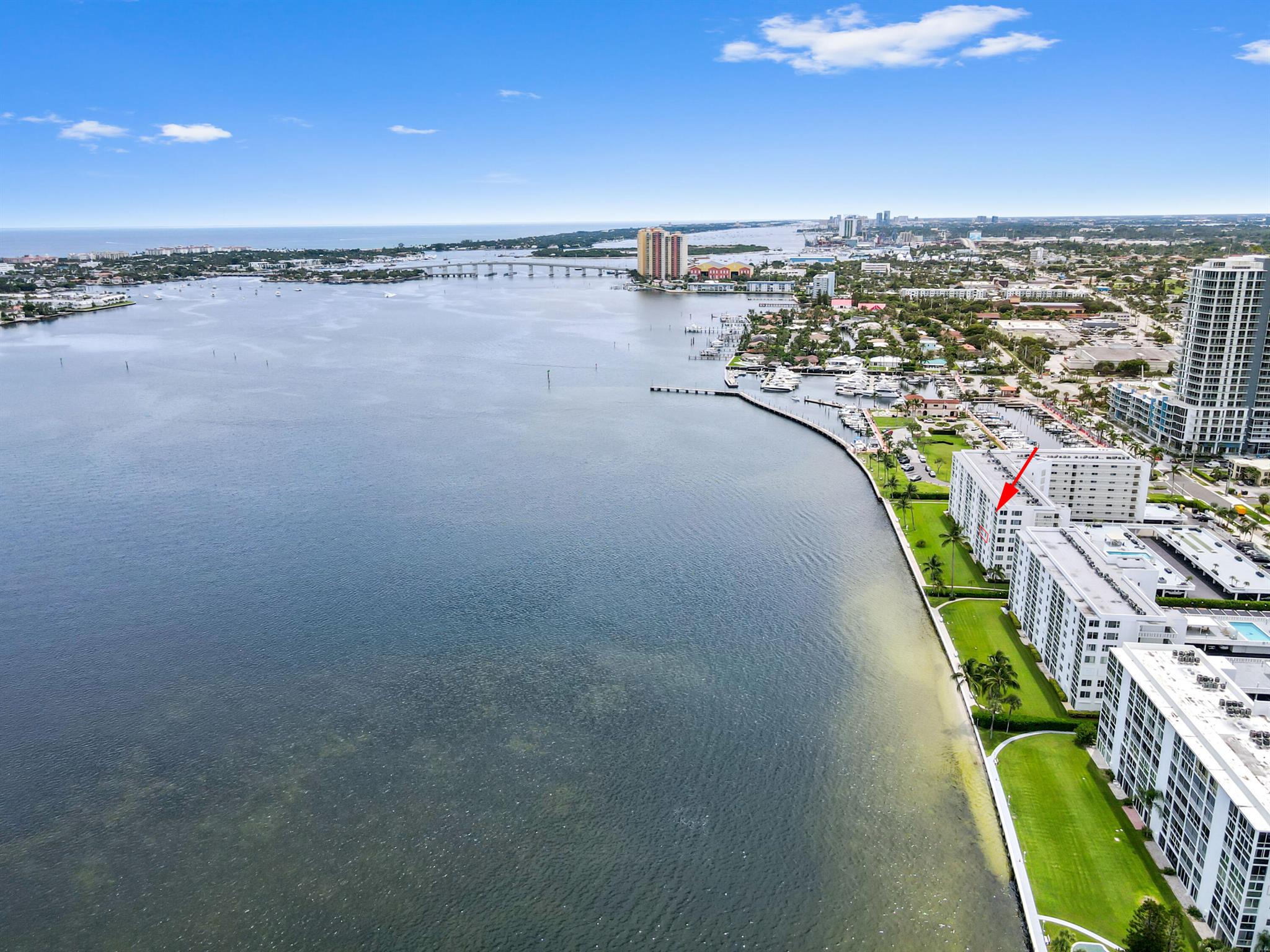 LAKE HARBOUR TOWERS CONDO - Residential