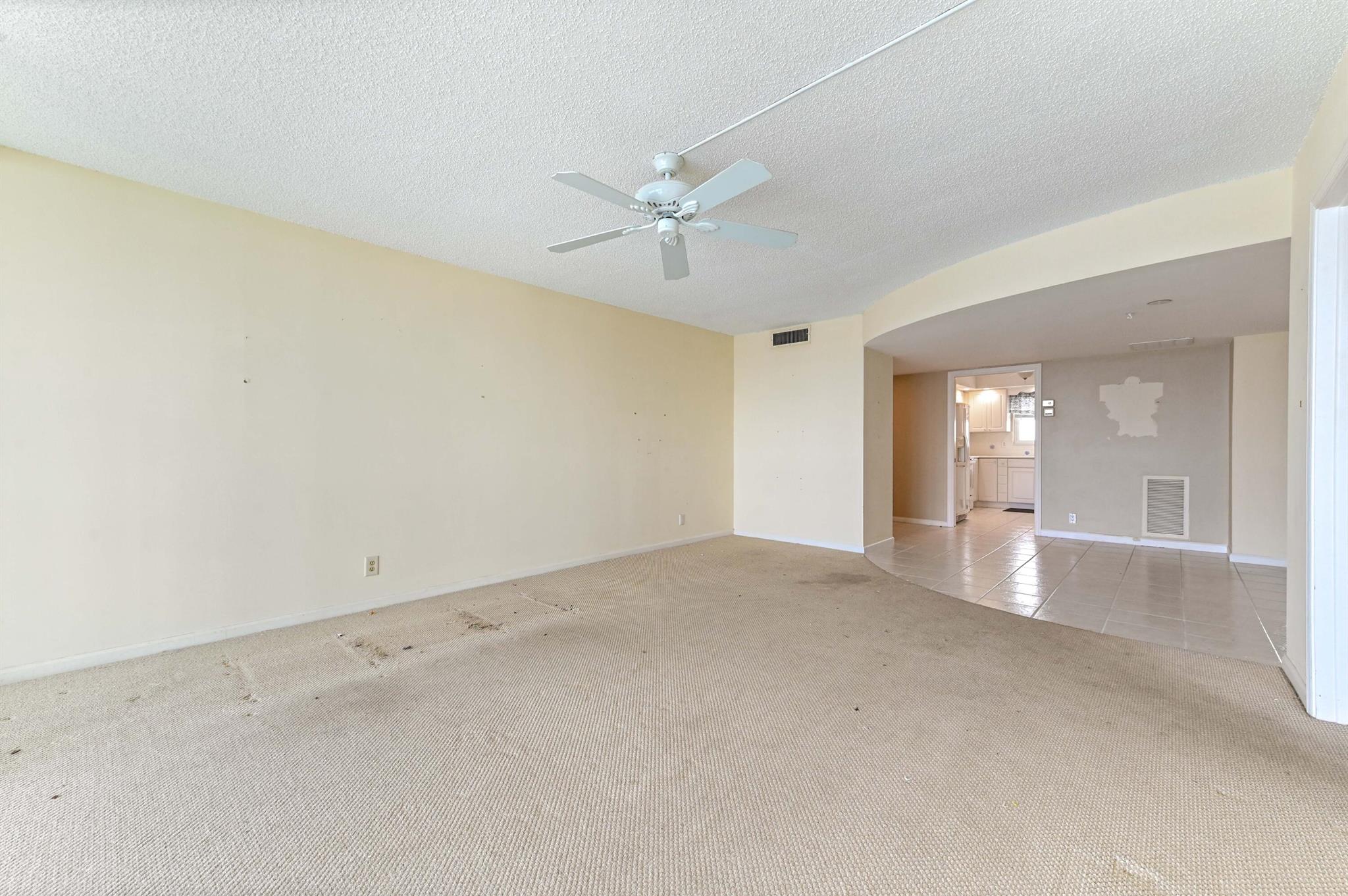 LAKE HARBOUR TOWERS CONDO - Residential