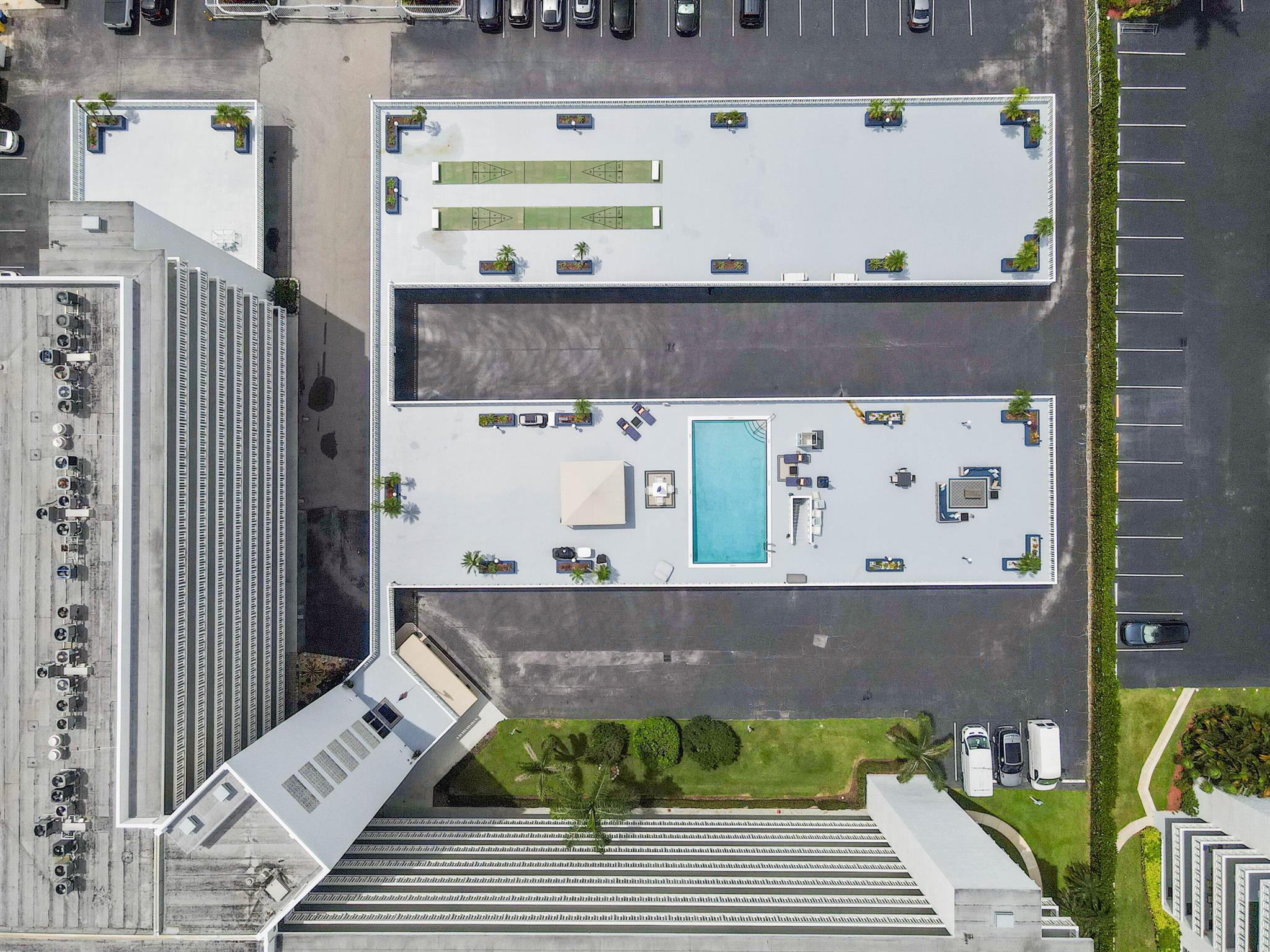 LAKE HARBOUR TOWERS CONDO - Residential