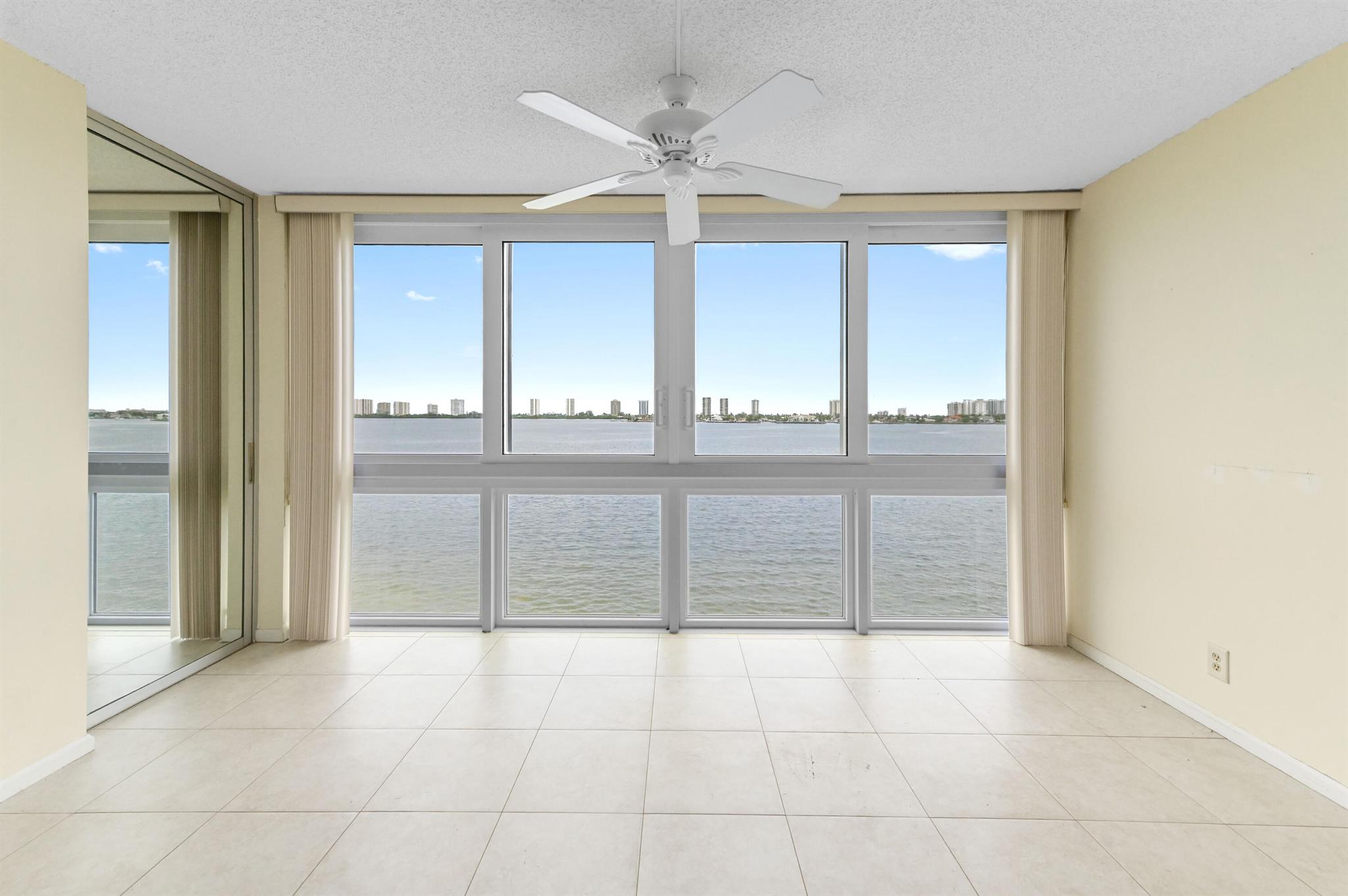 LAKE HARBOUR TOWERS CONDO - Residential
