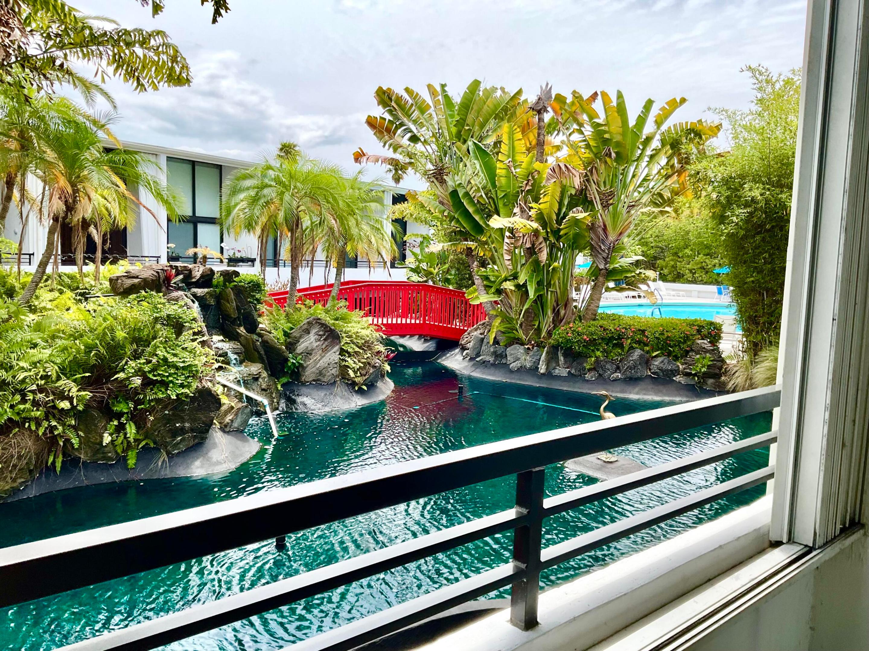 MAYFAIR HOUSE CONDO - Residential